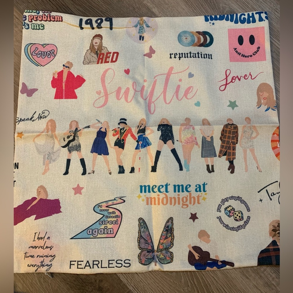 NWOT Taylor Swift Pillow Cover